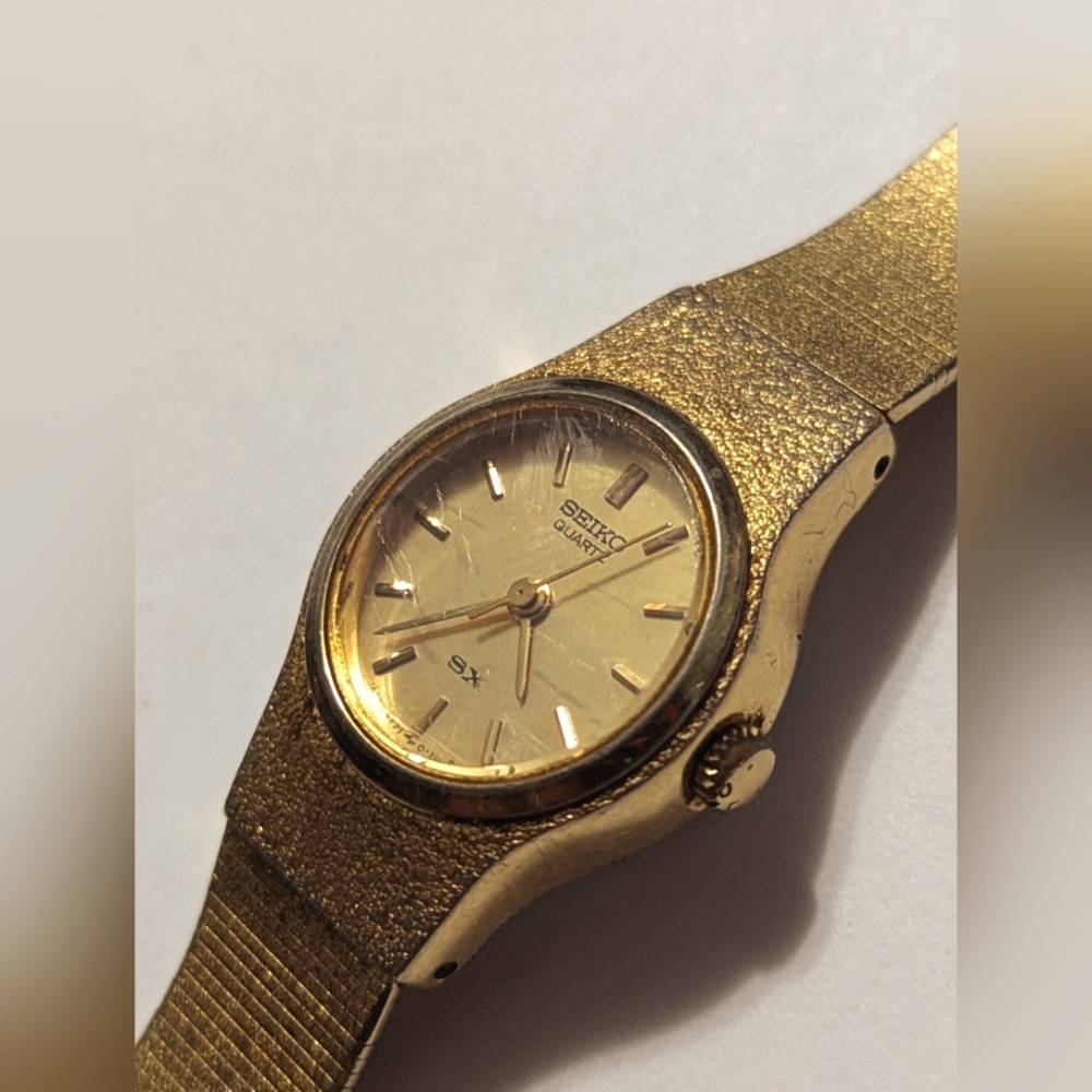 (908)Vintage Seiko SX Quartz Ladies Watch gold toned Gold Dial stainless steel